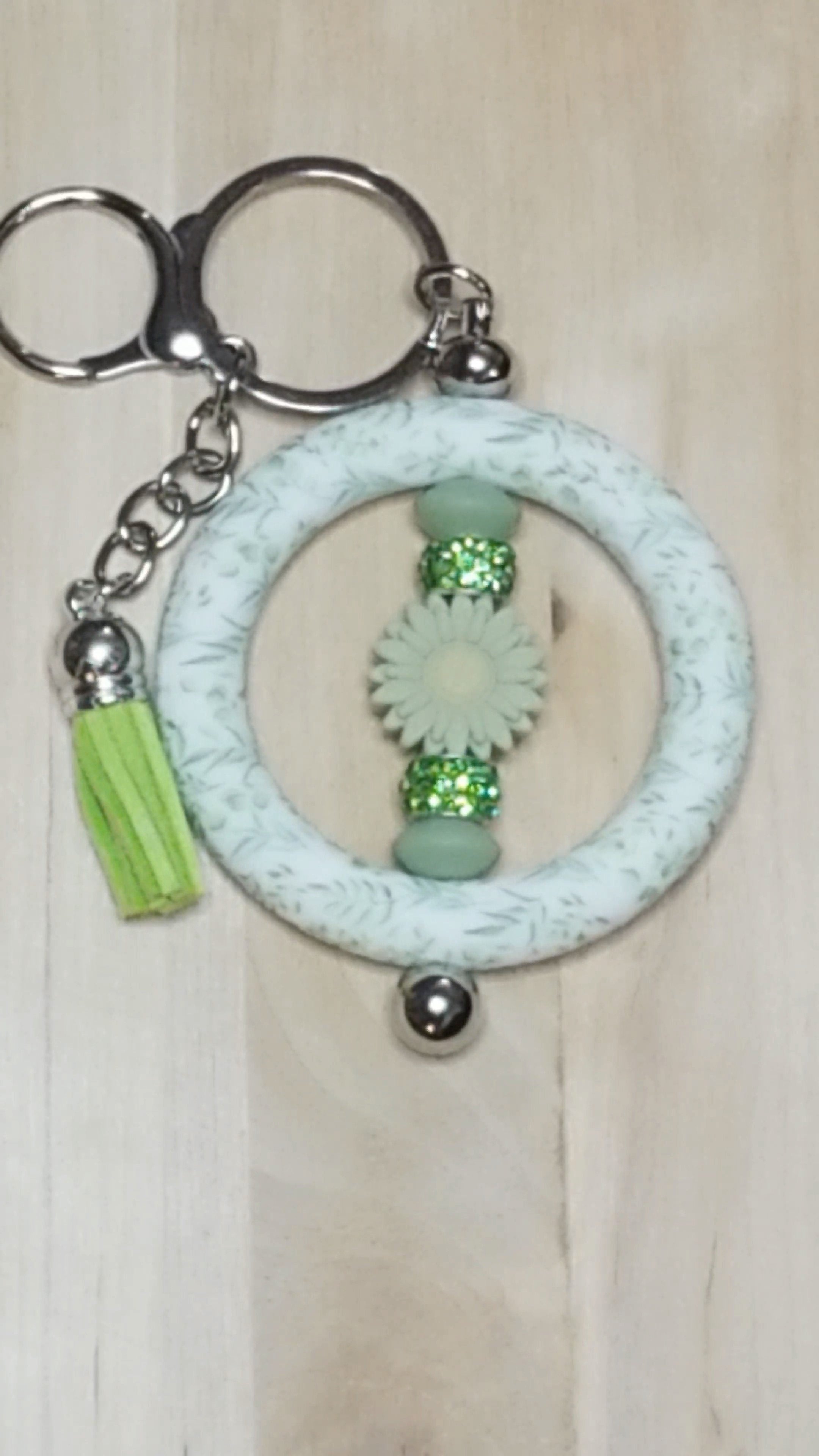 Daisy Ring Shaped Silicone Beaded Keychain